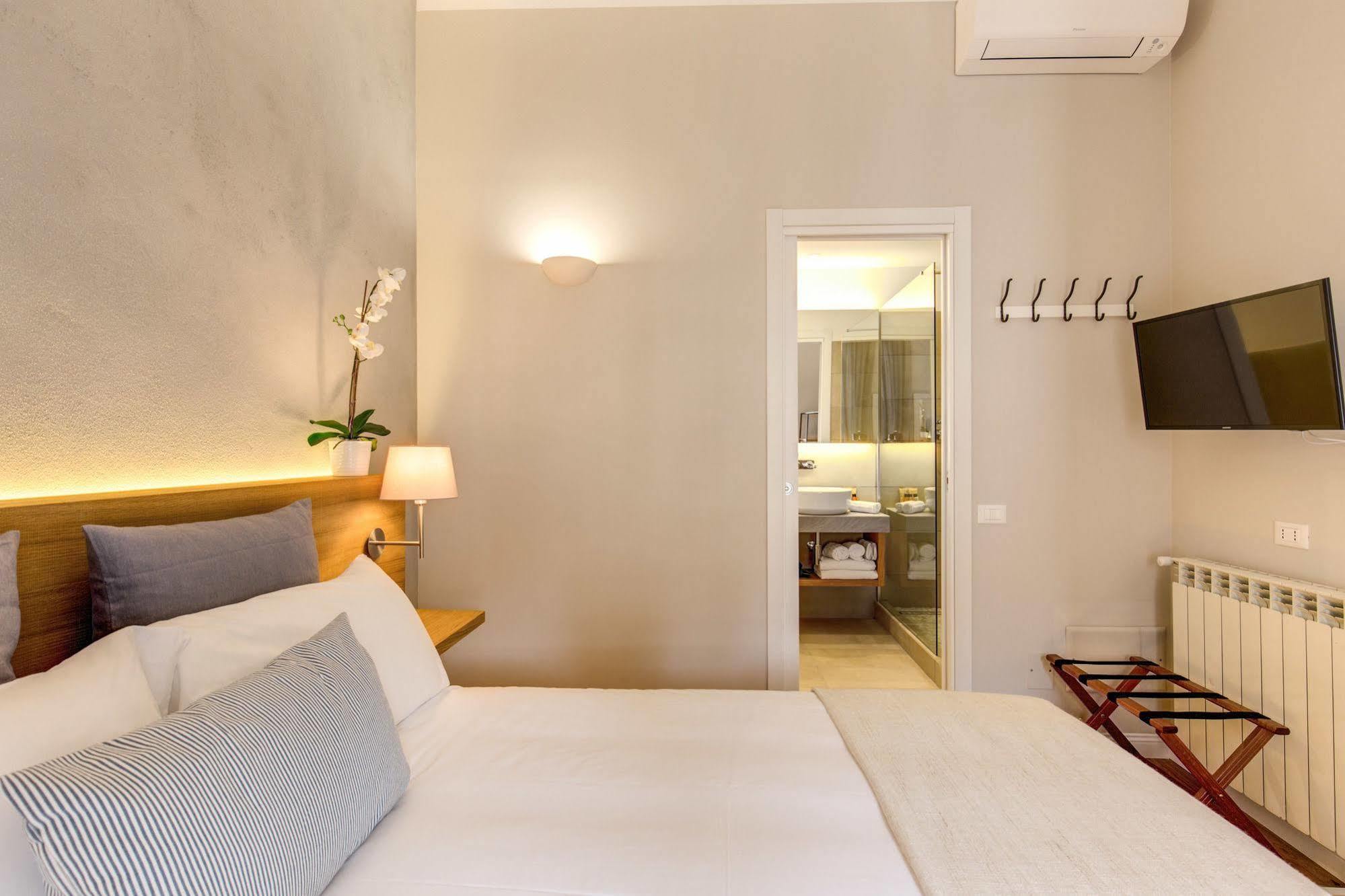 The Spanish Suite Campo De' Fiori Рим Екстериор снимка